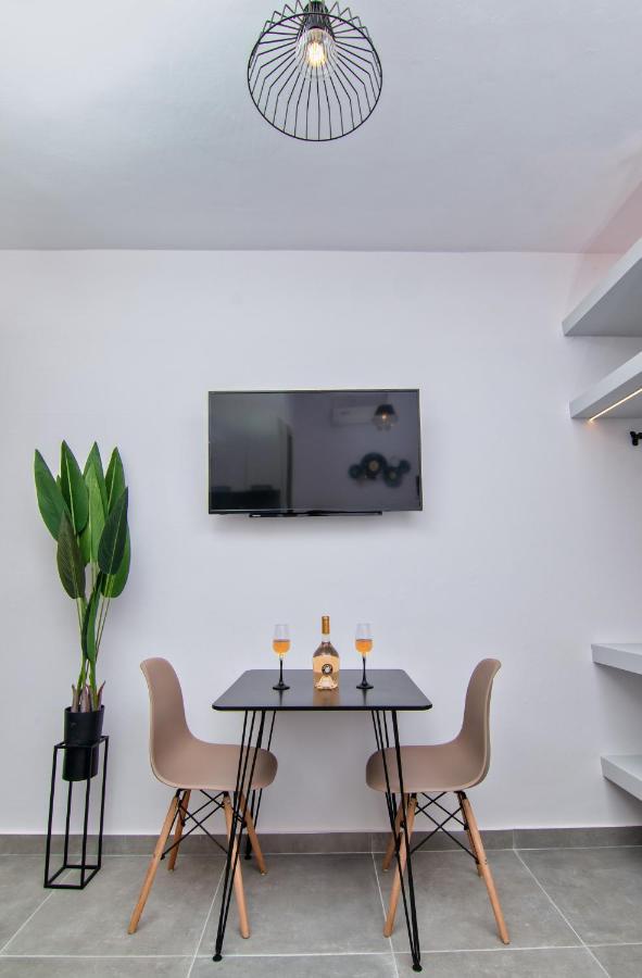 Luxury Apartment In The Center Rhodes City Exterior photo